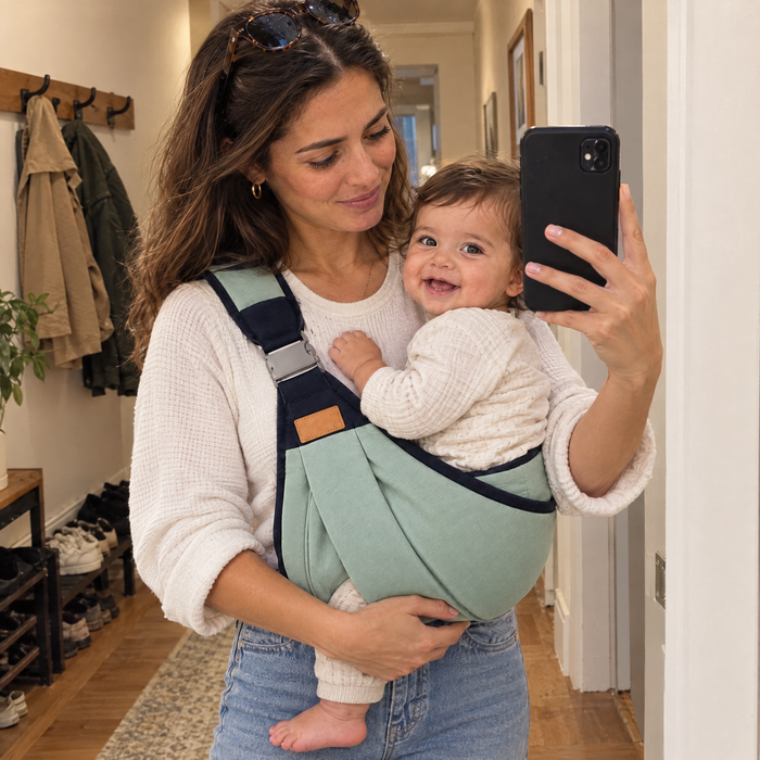 Customer photo: mother with her toddler in the carrier